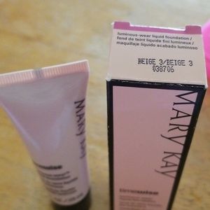 Mary Kay Luminous Wear Liquid Foundation